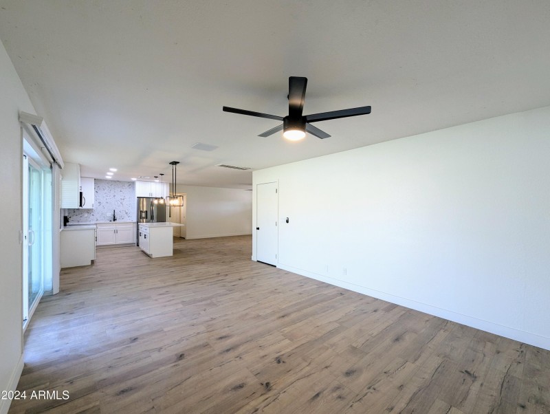 121 N FLINT CIR