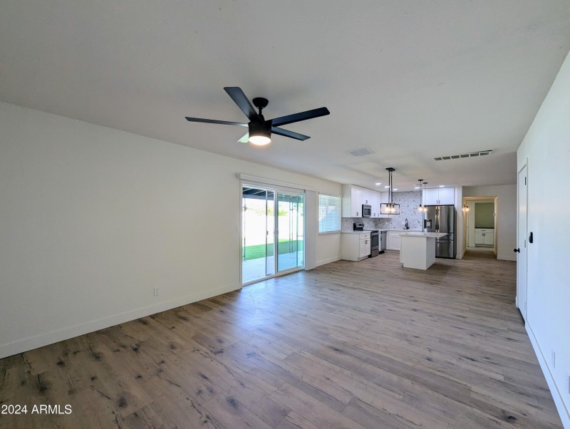 121 N FLINT CIR