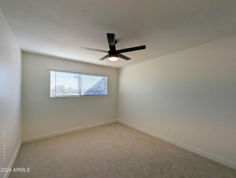 121 N FLINT CIR