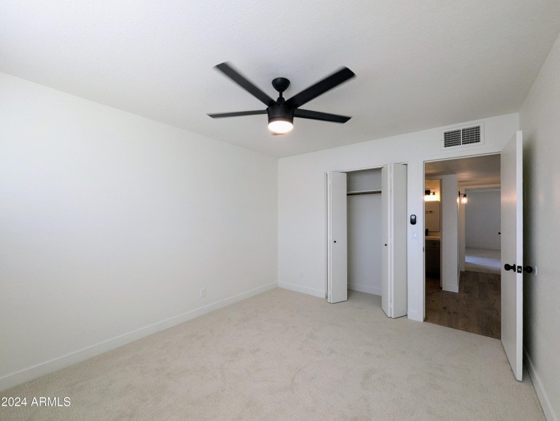 121 N FLINT CIR