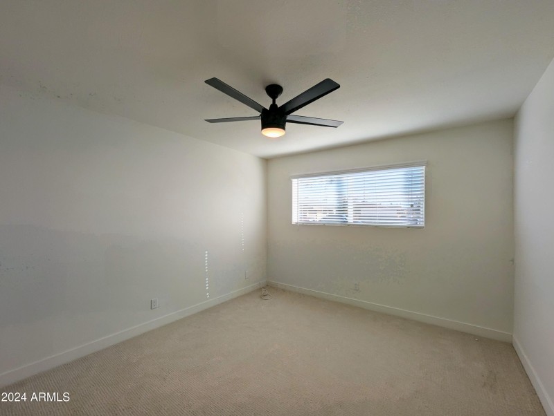 121 N FLINT CIR