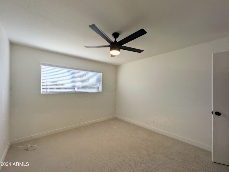 121 N FLINT CIR