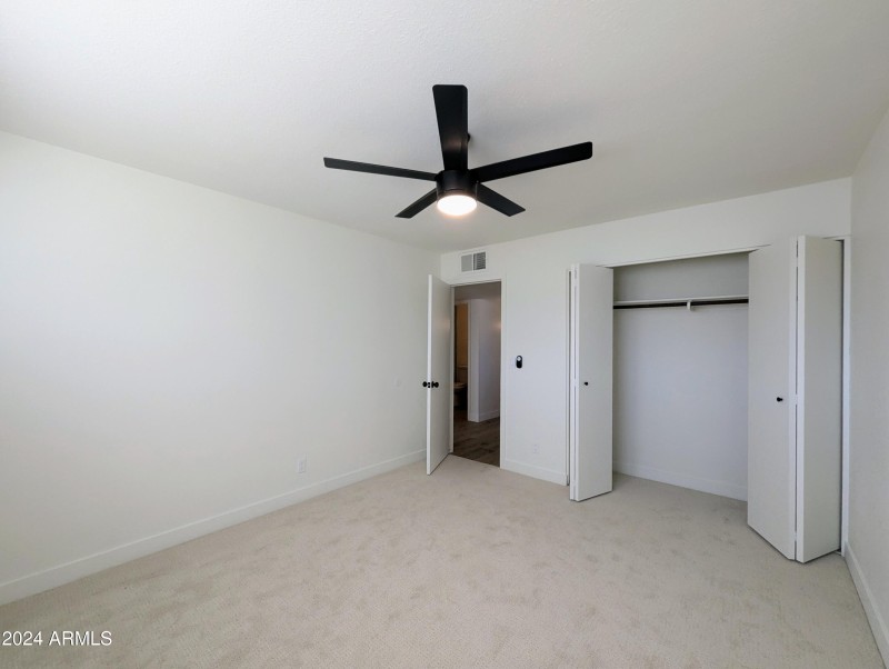 121 N FLINT CIR