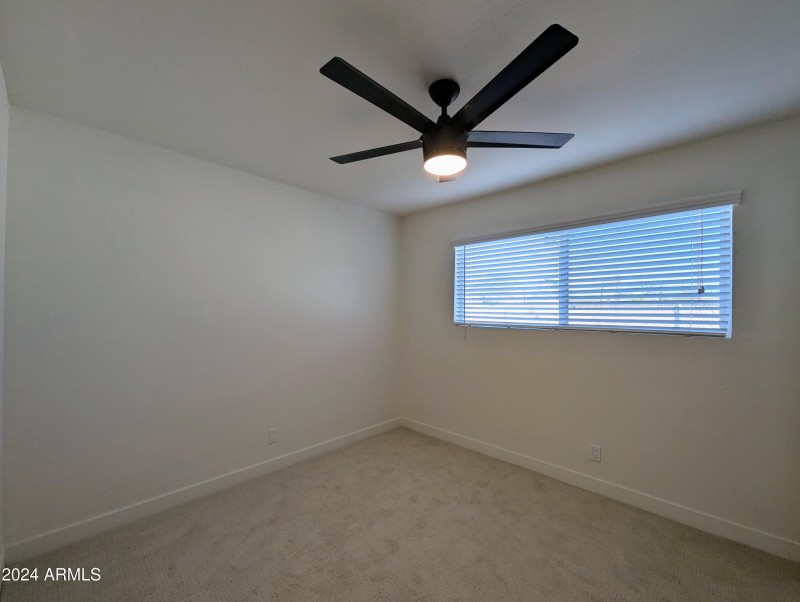 121 N FLINT CIR