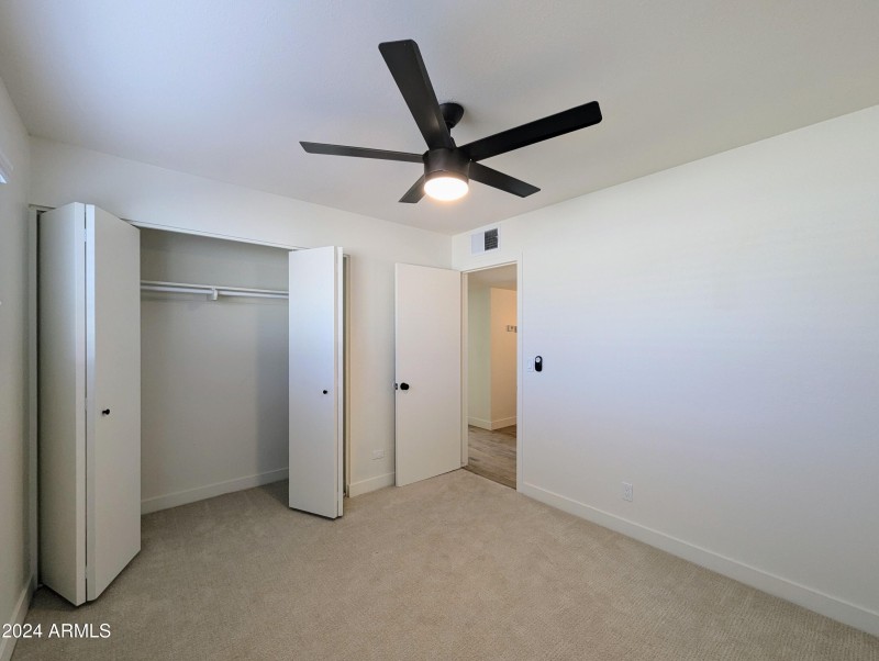 121 N FLINT CIR