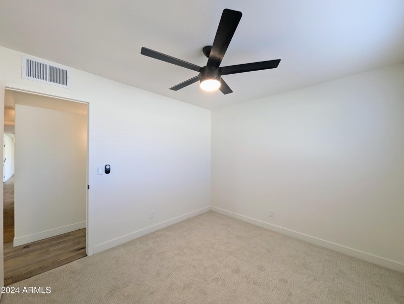 121 N FLINT CIR