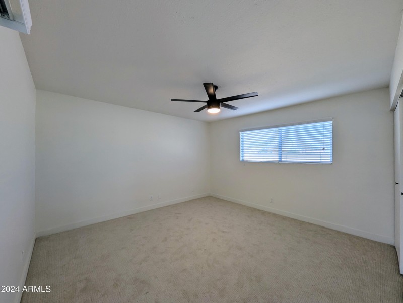 121 N FLINT CIR