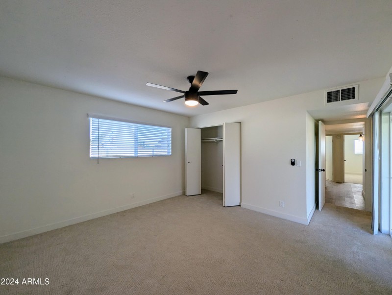 121 N FLINT CIR