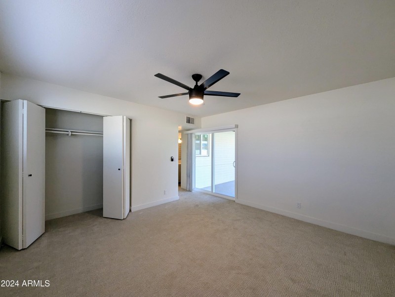 121 N FLINT CIR