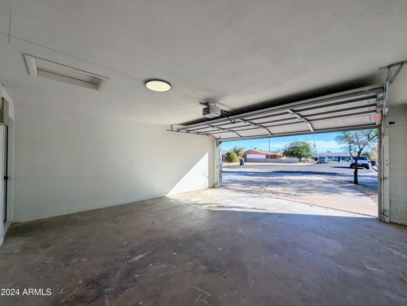 121 N FLINT CIR