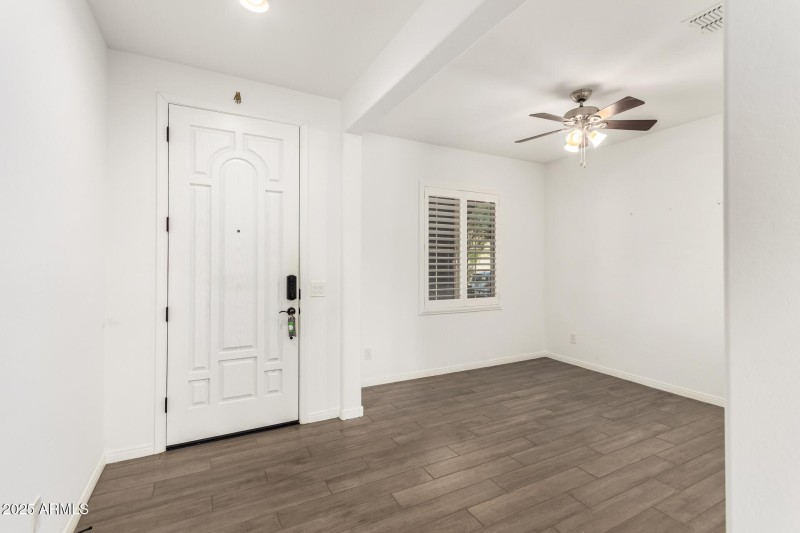 17987 W Redwood_Entry