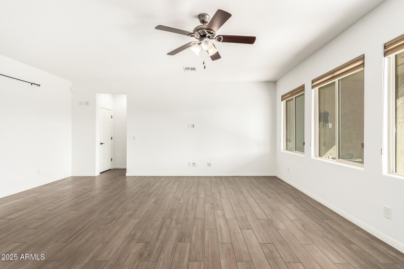 17987 W Redwood_Great Rom 4