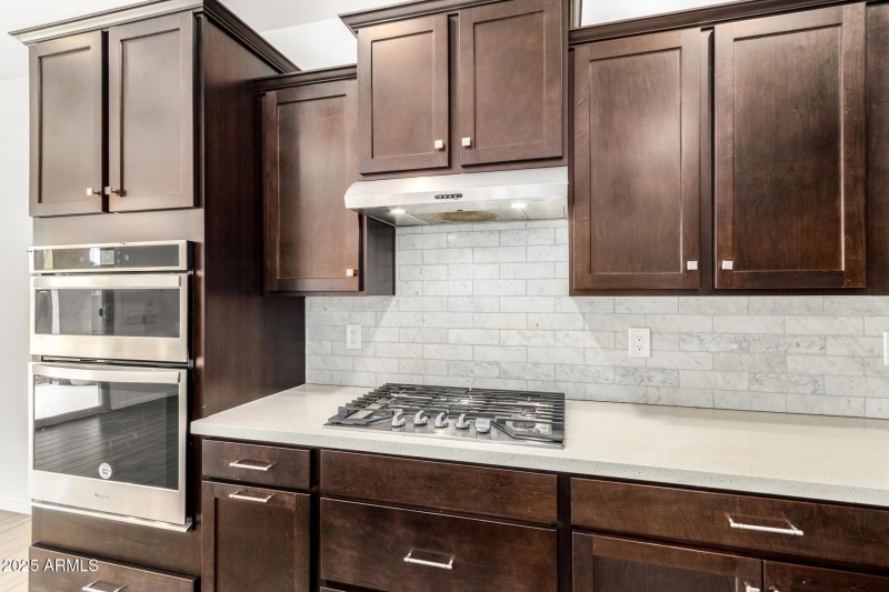 17987 W Redwood_Kitchen_4