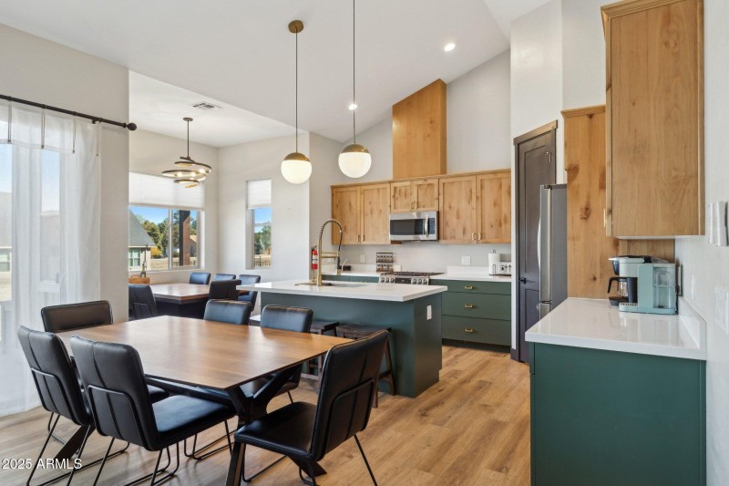 9-web-or-mls-2762-w-highland-meadows-dr