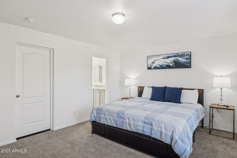 10-web-or-mls-2314-e-clear-point-way