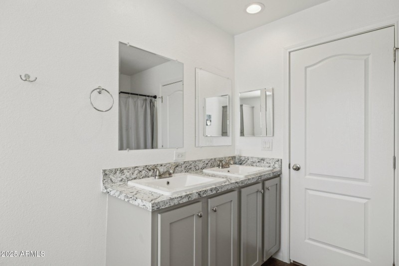 13-web-or-mls-2314-e-clear-point-way