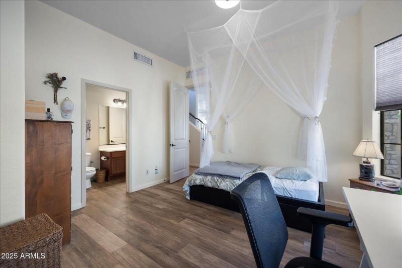 Bath adjoining bedroom