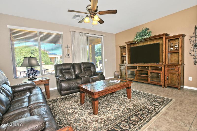 7382 W Silver Spring Way-large-016-007-L