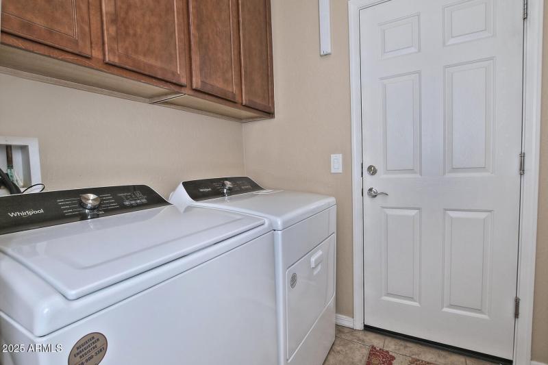 7382 W Silver Spring Way-large-035-019-L