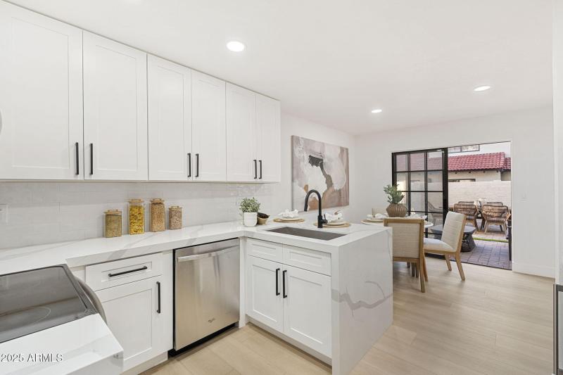 11011 N 92nd St UNIT 1106 - 15