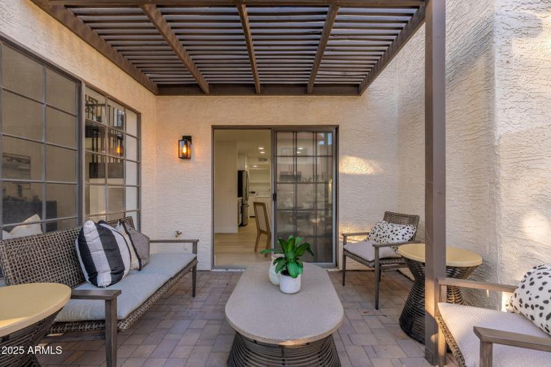 11011 N 92nd St UNIT 1106 - 32