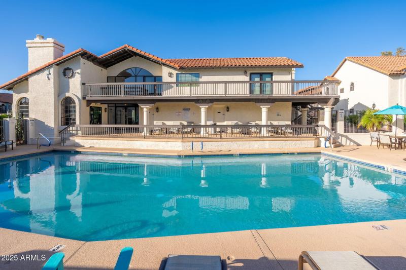 La Contessa Condominiums - 01