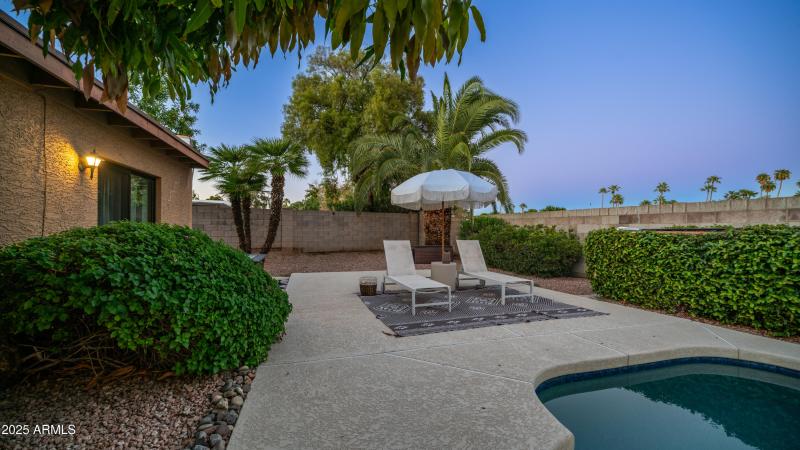 15831 N 47th Pl Exterior Photos-13