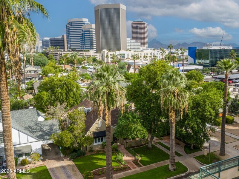 fantastic Midtown location