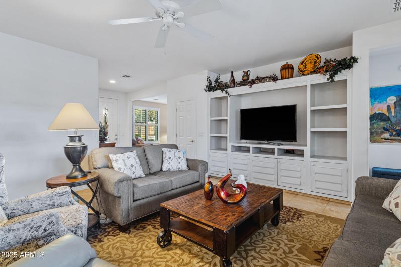 42551 W Candyland Pl-10