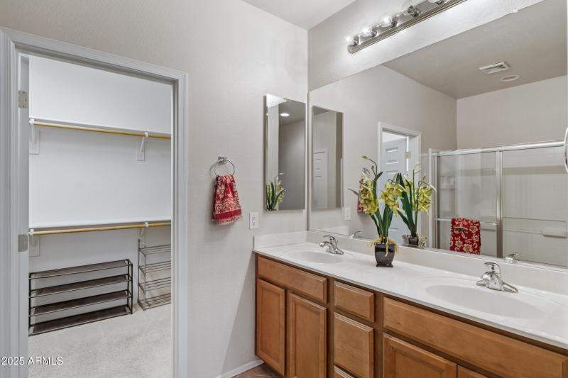 42551 W Candyland Pl-25