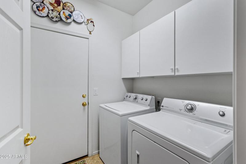 42551 W Candyland Pl-28