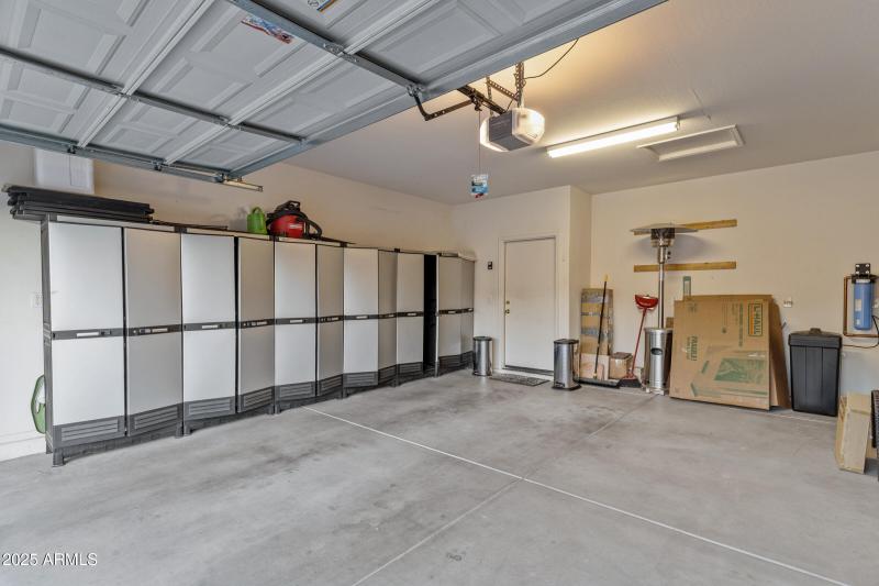 42551 W Candyland Pl-29