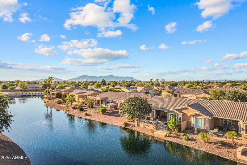 42551 W Candyland Pl-39