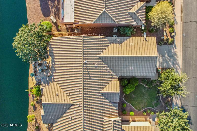 42551 W Candyland Pl-42