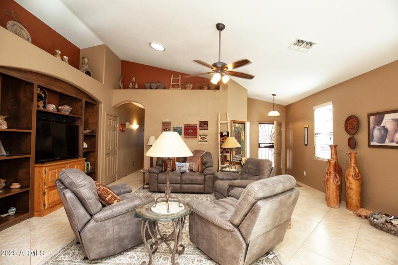 013_17738NPhoenicianDr