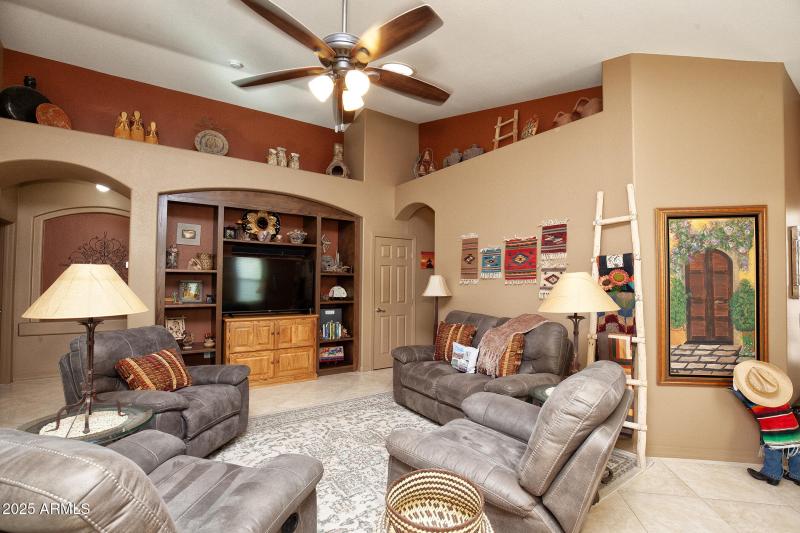 016_17738NPhoenicianDr