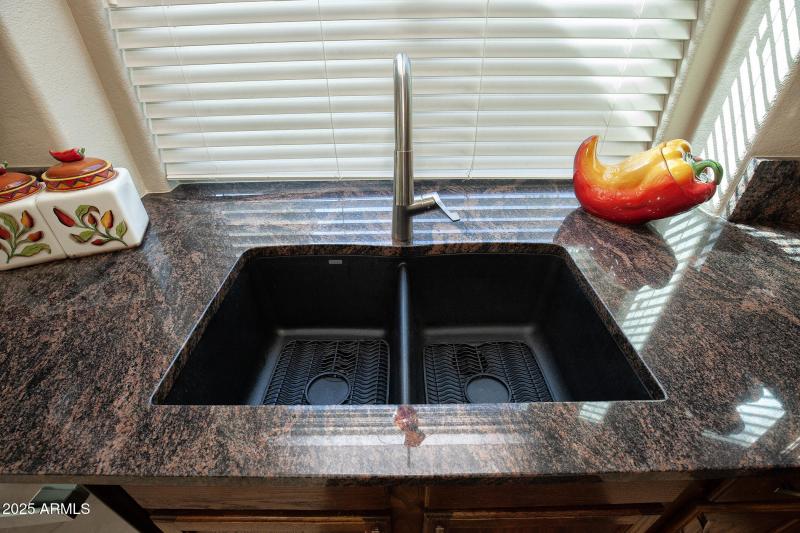 030_17738NPhoenicianDr