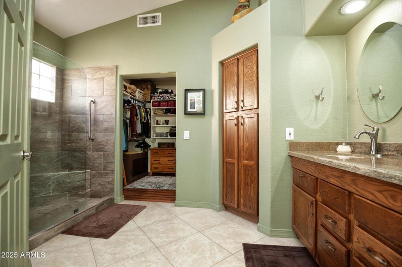 040_17738NPhoenicianDr