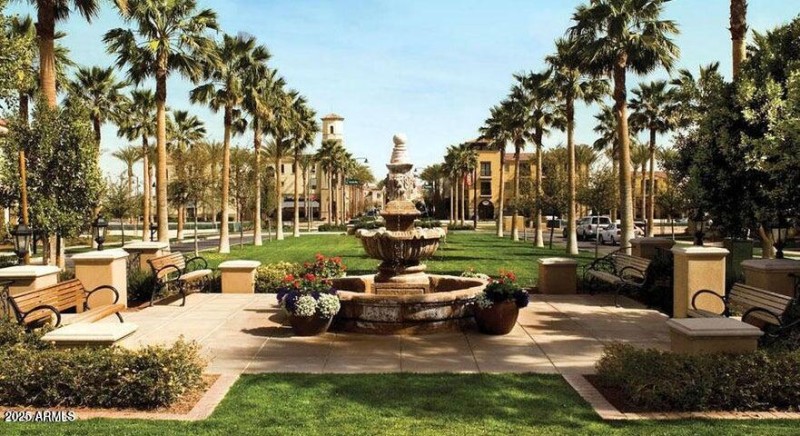 LOOKING TOWARD DOWNTOWN VERRADO