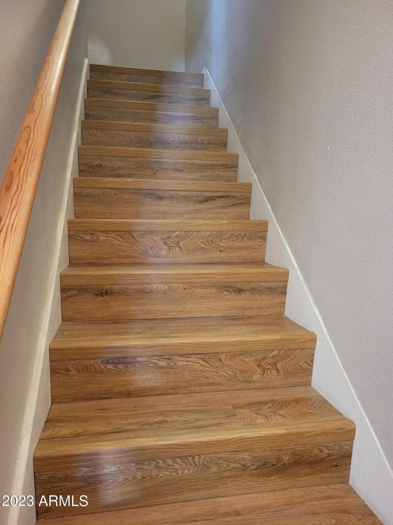 1128 Venu - Stairs