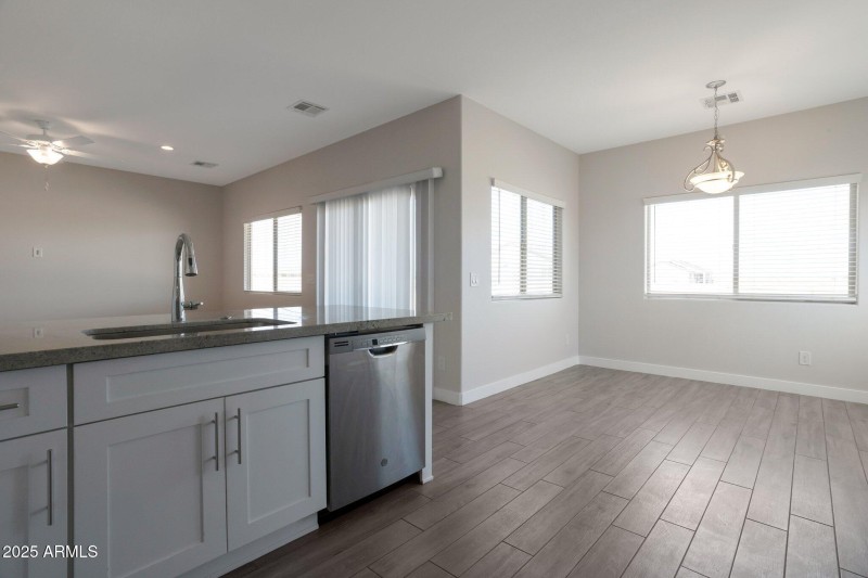 10-web-or-mls-Qp-7841