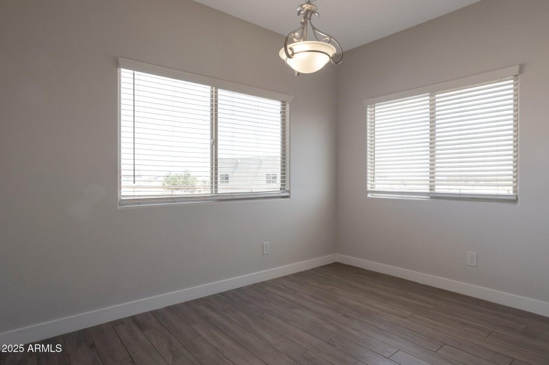 11-web-or-mls-Qp-7843