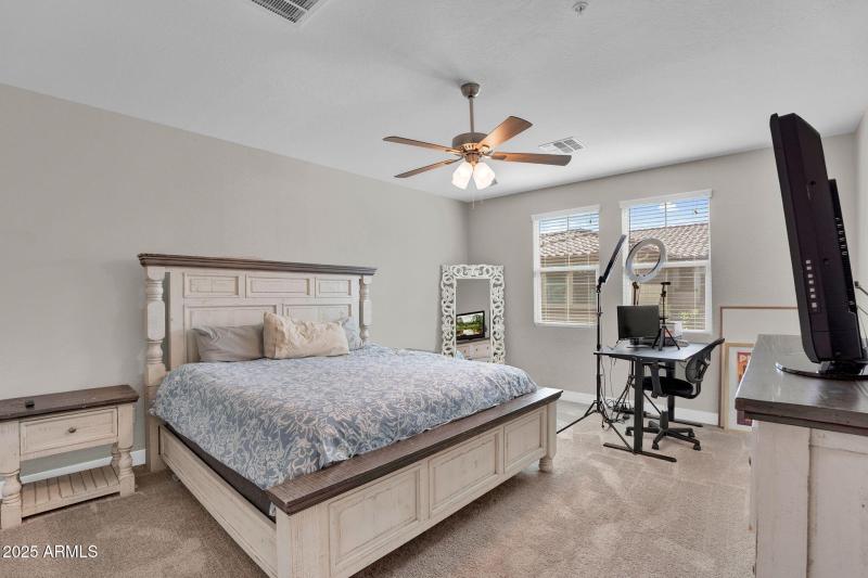 17-web-or-mls-3855 S mcqueen Rd 73-15