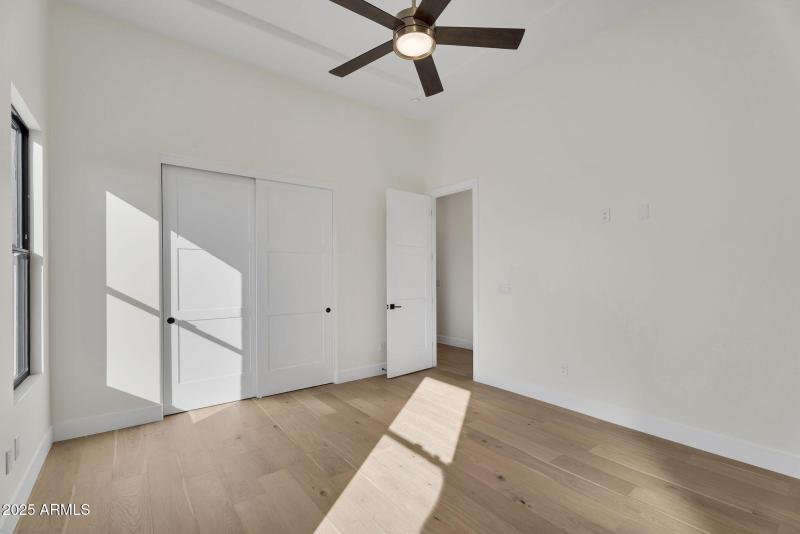 55-web-or-mls-19875 E SIlver Creek Ln-53