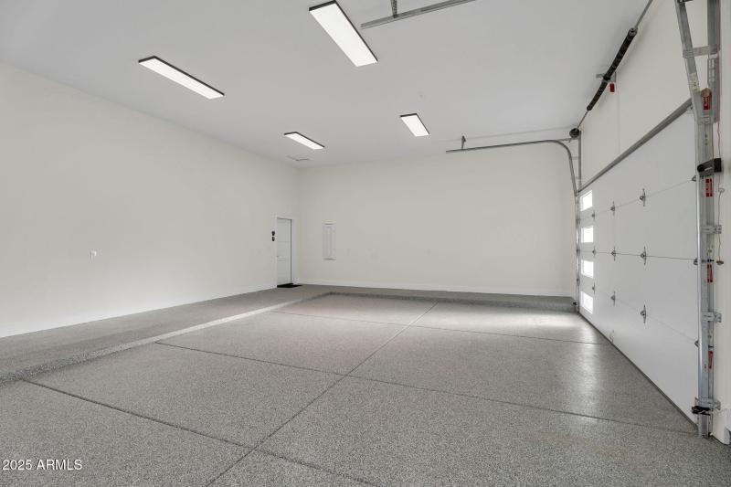 58-web-or-mls-19875 E SIlver Creek Ln-56