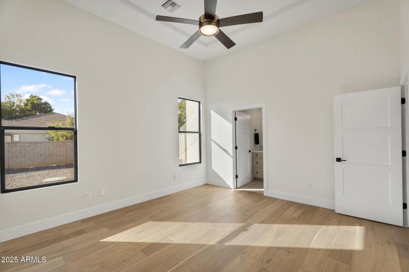 50-web-or-mls-19875 E SIlver Creek Ln-48