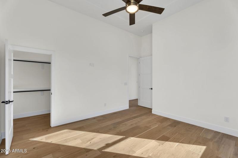 51-web-or-mls-19875 E SIlver Creek Ln-49