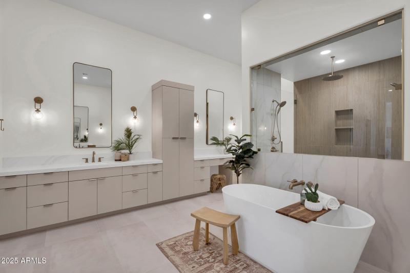 41-web-or-mls-19875 E SIlver Creek Ln-39