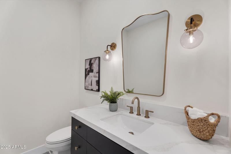 43-web-or-mls-19875 E SIlver Creek Ln-40