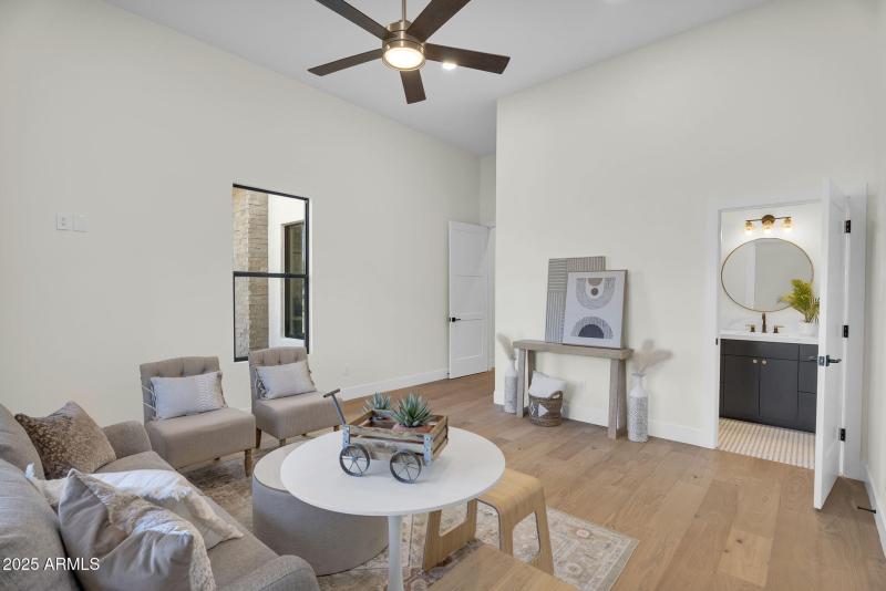 30-web-or-mls-19875 E SIlver Creek Ln-17